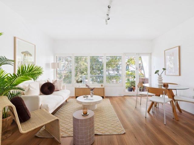Peaceful Eastern Hill apartment moments from Little Manly