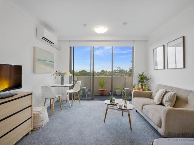 Top Floor North Facing Studio with Parking and Great Views