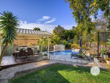 PEACEFUL ELEVATED POSITION WITH LEAFY VIEWS