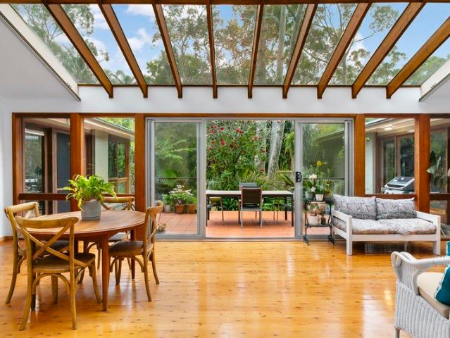 Peaceful escarpment sanctuary for the large family