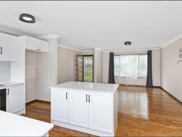 Peaceful Family Home Backing onto National Park