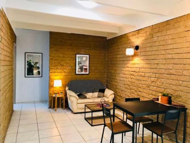 Peaceful Family Home Backing onto Nature | Pool | 4 Bed | Forestville