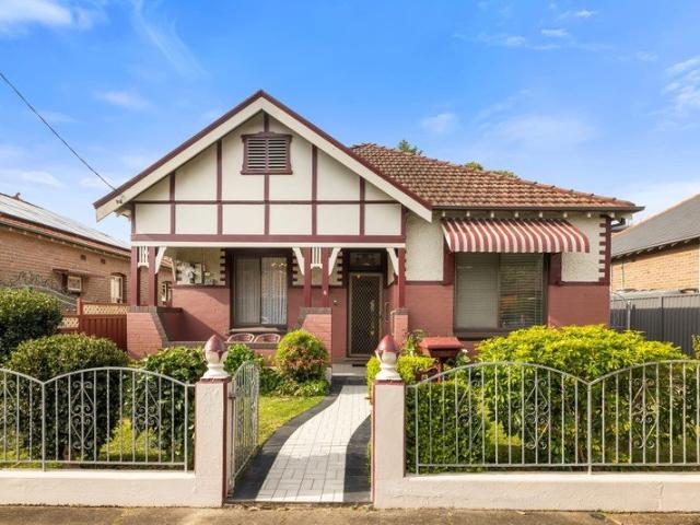 Peaceful Family Haven with Space, Sunshine & Future Potential
