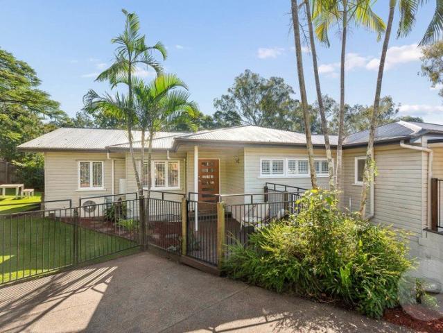 Peaceful Family Living Amid Elevated Treetop Outlooks