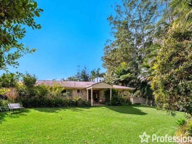 Peaceful Family Living Backing onto Parkland