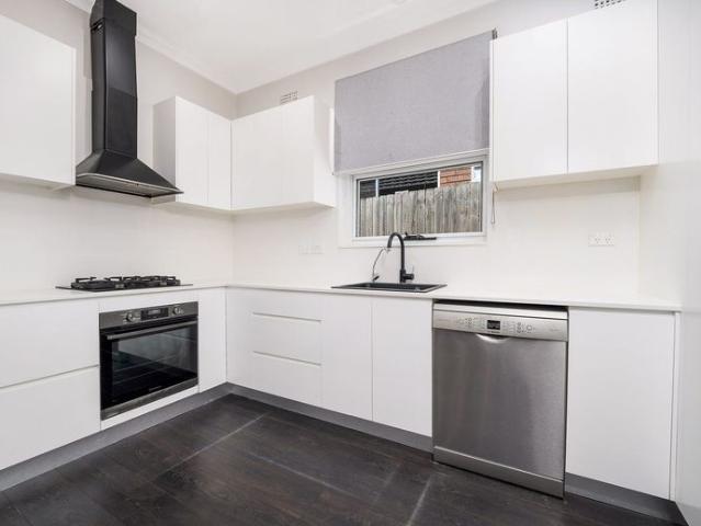 Peaceful Family Living Backing onto Parkland