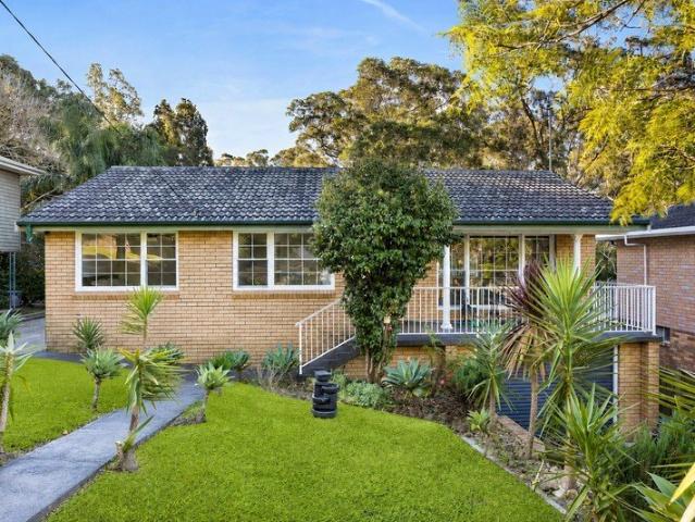 Peaceful Family Living Backing Onto Reserve