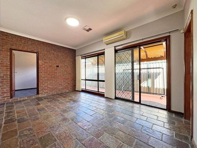 Peaceful Family Living in a Central Yet Quiet Setting