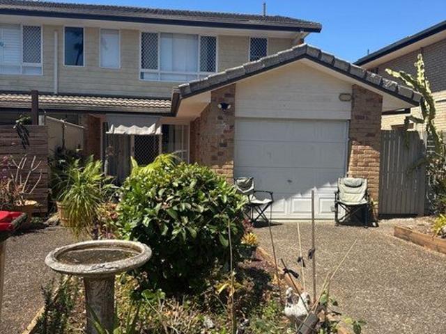 Peaceful Family Living in a Quiet Elanora Cul de Sac
