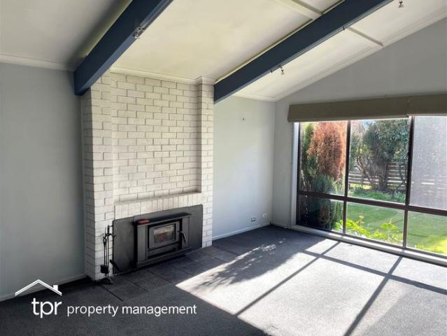 Peaceful Family Living in Sought After Mount Nelson