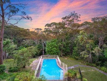 Peaceful Family Living, Large Backyard with Views, Pool & Lawn 500m to Killara High