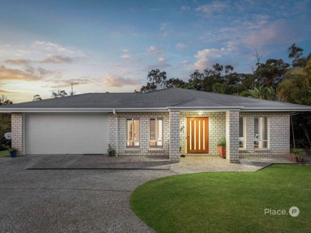 PEACEFUL FAMILY LIVING WITH EXCEPTIONAL SPACE AND PRIVACY