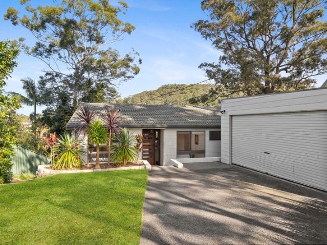 Peaceful Family Living with Flexible Double Storey Design in a Leafy Narara Setting