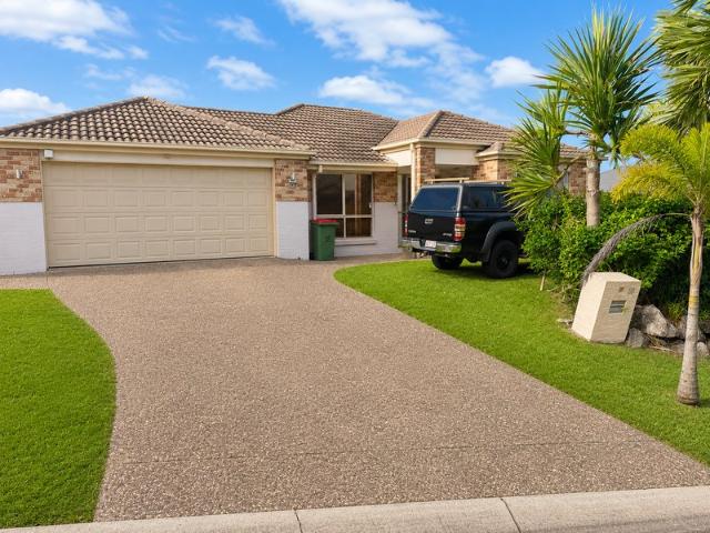 Peaceful Family Living with Future Potential in Butterfly Ridge. !