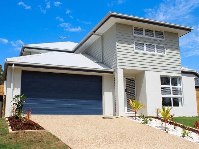 Peaceful Family Living with Mountain Views & Bushland Serenity