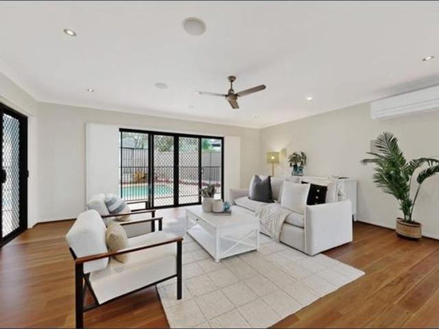 Peaceful Family Living with Pool in Sought After Molendinar
