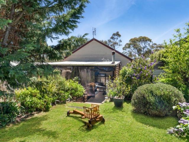 Peaceful Family Retreat at the foot of Mt. Tarrengower