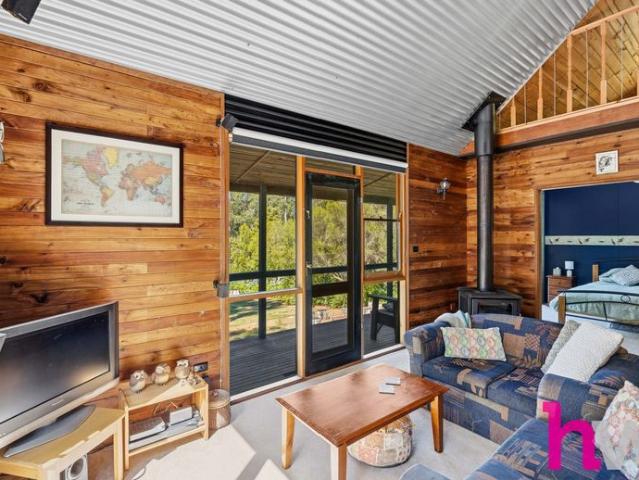 Peaceful Forrest Living on a Spacious Half Acre Block