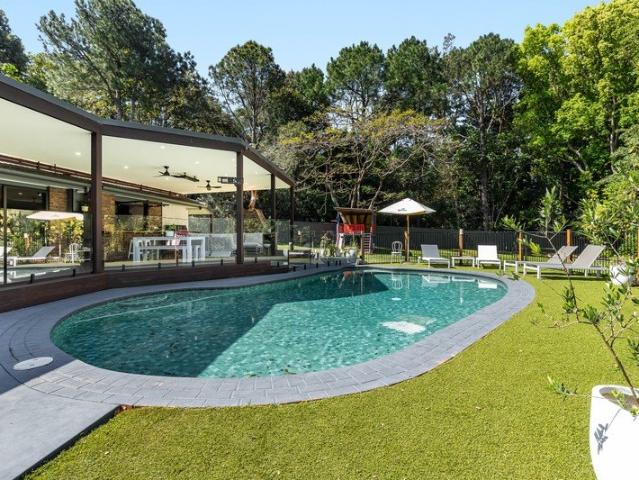 Private hinterland retreat ready made for entertaining