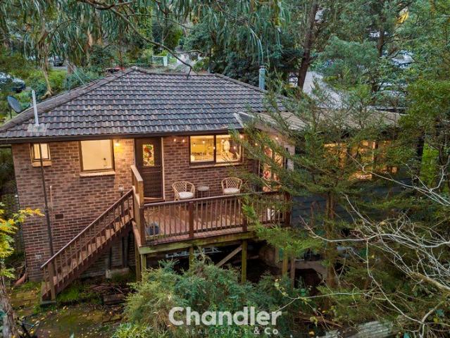 Peaceful Hills Living with a Flexible Family Appeal