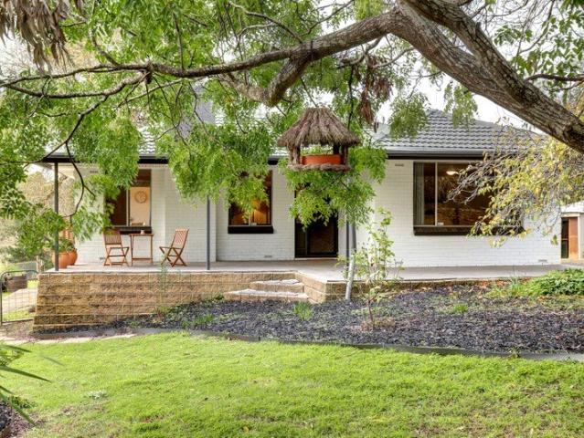 Peaceful Hills Living with Captivating Views
