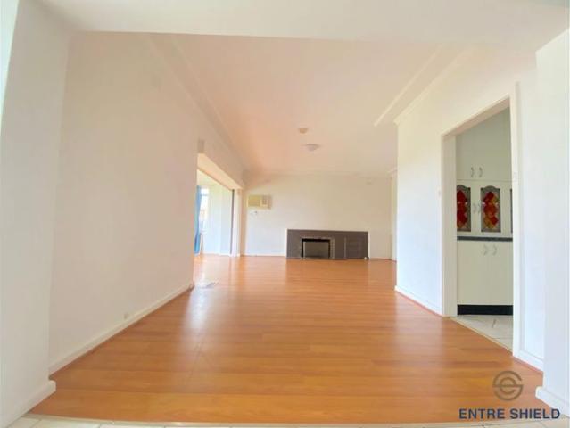Peaceful House with 4 Bedrooms Located in Balwyn North