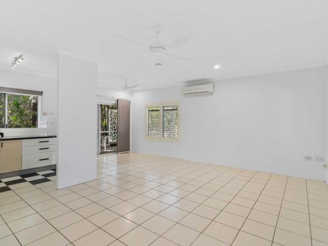 Peaceful Kewarra Beach living with a private reserve outlook