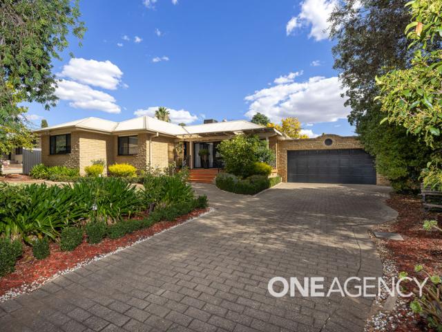 Peaceful lake albert property
