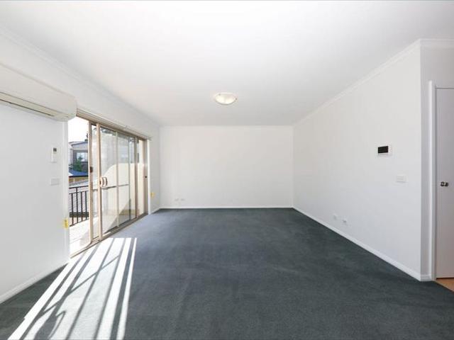 Peaceful Leafy Apartment in a Prime Doncaster East Location