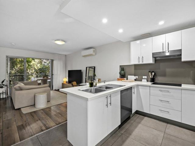 Peaceful, Leafy Living in a Lifestyle Rich Setting