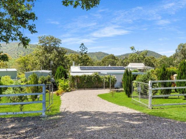 Peaceful lifestyle retreat with Stunning Mountain Views