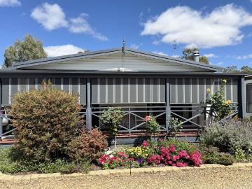 Peaceful Lifestyle, Walk to the Murray River