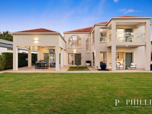Peaceful light filled golf course frontage