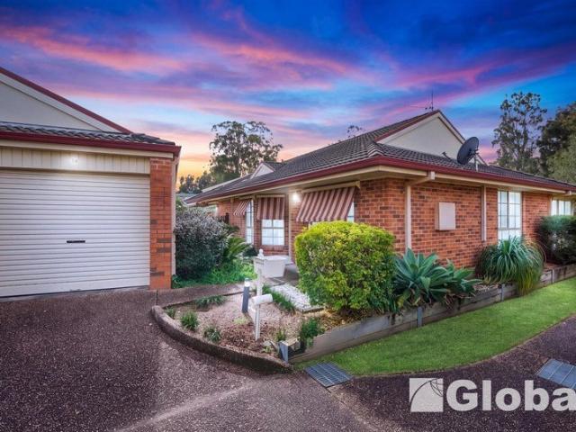 Peaceful Living Backing Onto Bushland