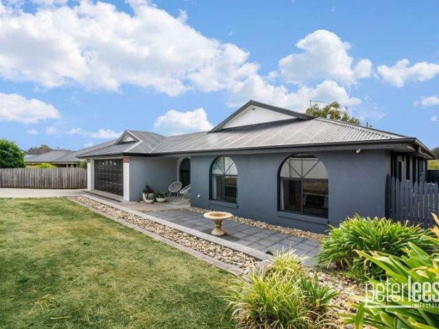 Peaceful Living in a Highly Desirable Position