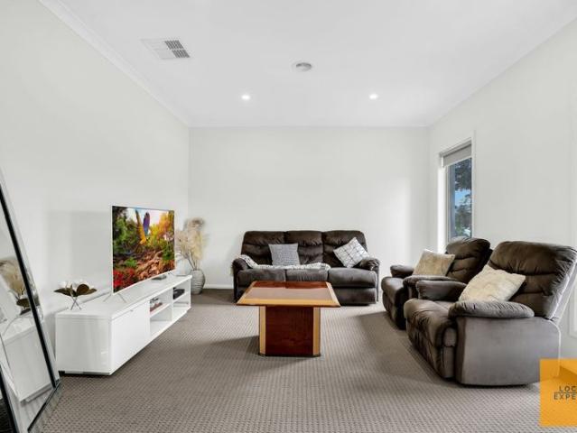 PEACEFUL LIVING IN A PRIME LOCATION!
