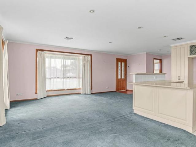 Peaceful Living in Historic Evandale