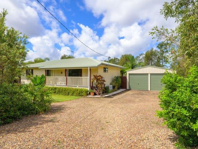 Peaceful Living Surrounded by Nature in a Quiet Cul de Sac