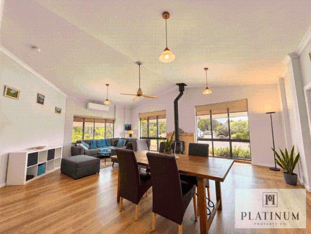 Peaceful Living with Plenty of Space in Stratham