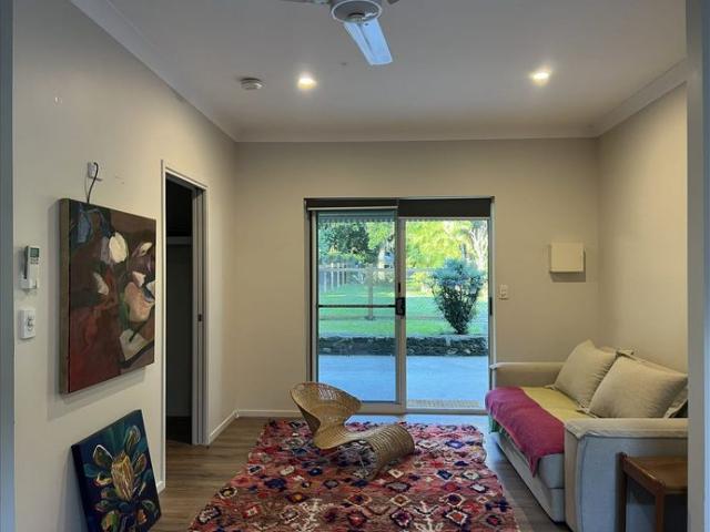 Peaceful Living with Space and Nature to Enjoy