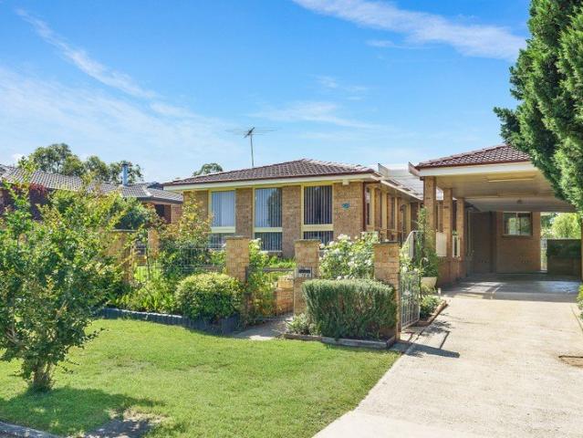 PEACEFUL LOCATION WITH A GREAT OUTLOOK THIS IDEAL FAMILY HOME OFFERING FLEXIBLE DUAL LIVING OPTIONS, GREAT ENTERTAINING SPACE AND POTENTIAL ALLROUND