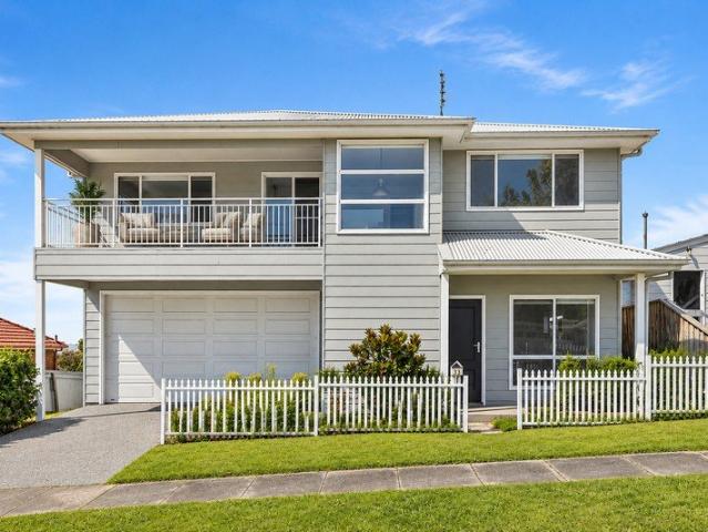 Peaceful modern living moments to CBD