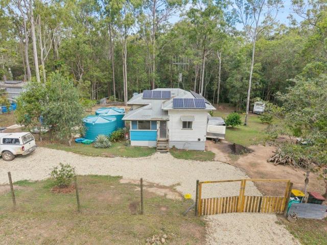 Peaceful Off Grid Acreage Escape on 1.5 Acres