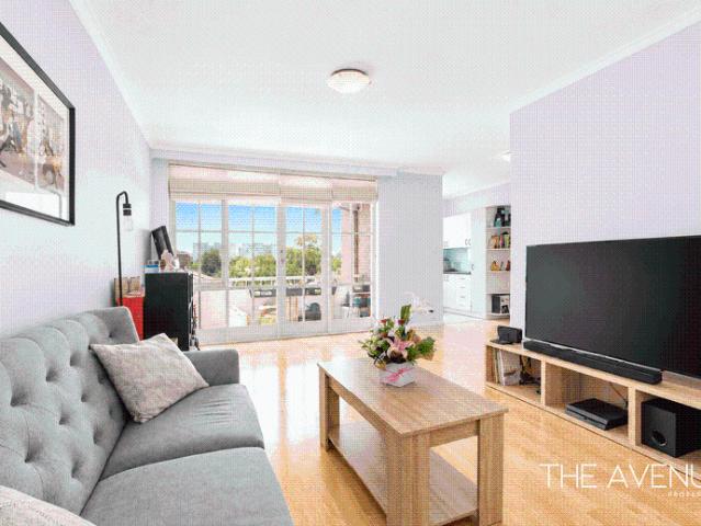 PEACEFUL ONE BEDROOM APARTMENT IN THE HEART OF HAWTHORN