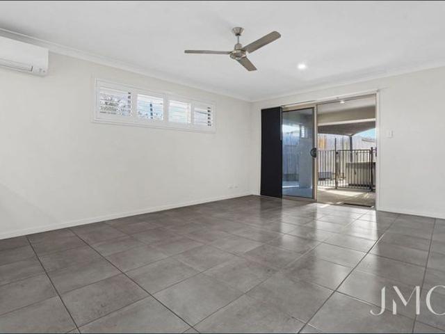 Peaceful Ormeau Cul de Sac Living with Private Spa and Solar