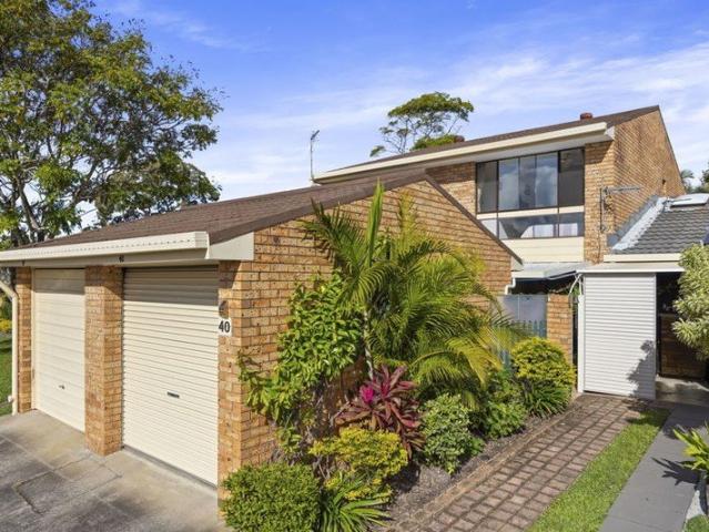 PEACEFUL OVER 50s LIVING IN THE HEART OF BURLEIGH WATERS SET ACROSS AN IMPRESSIVE 56,000mÃÂ² OF LAND