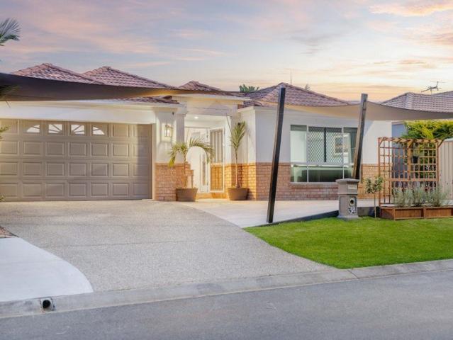 Peaceful Parkside Living in Crestwood Estate