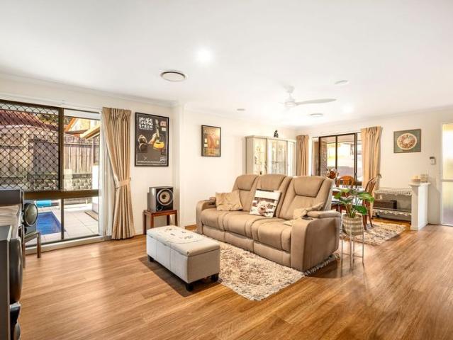 Peaceful Parkside Living in the Heart of Sinnamon Park