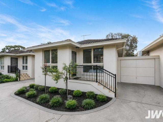 Peaceful Parkside Living with Village Convenience