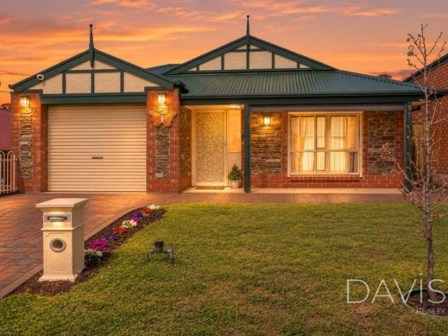 Peaceful, Practical & Perfectly Positioned!